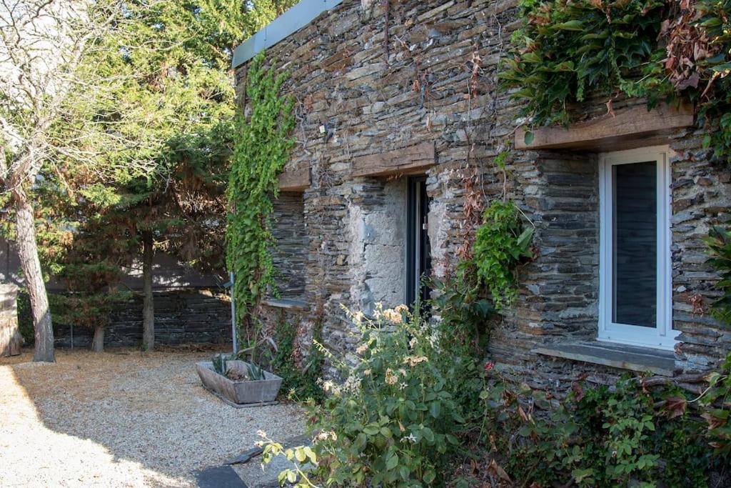 La Maisonnette De Josephine Saint-Jean-des-Mauvrets Exterior photo